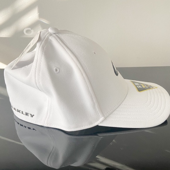 Oakley cap - Picture 2 of 5